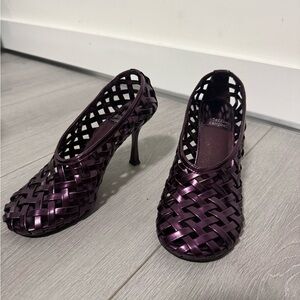 Caged Lattice Woven Pumps